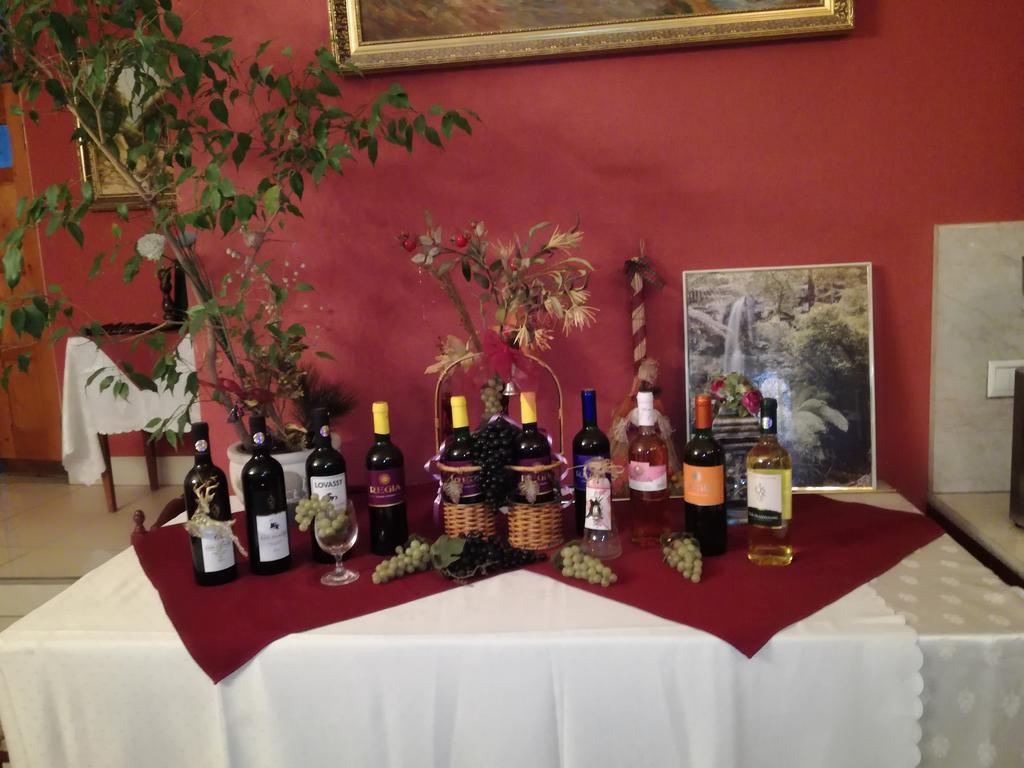 Hotel Arany Trofea Eger Extérieur photo