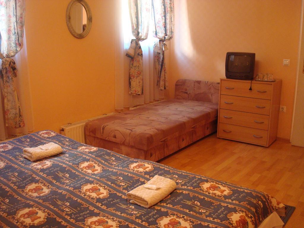 Hotel Arany Trofea Eger Extérieur photo