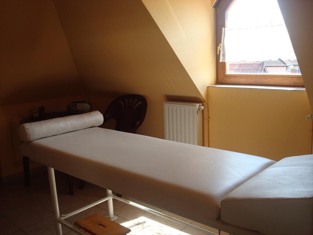 Hotel Arany Trofea Eger Extérieur photo