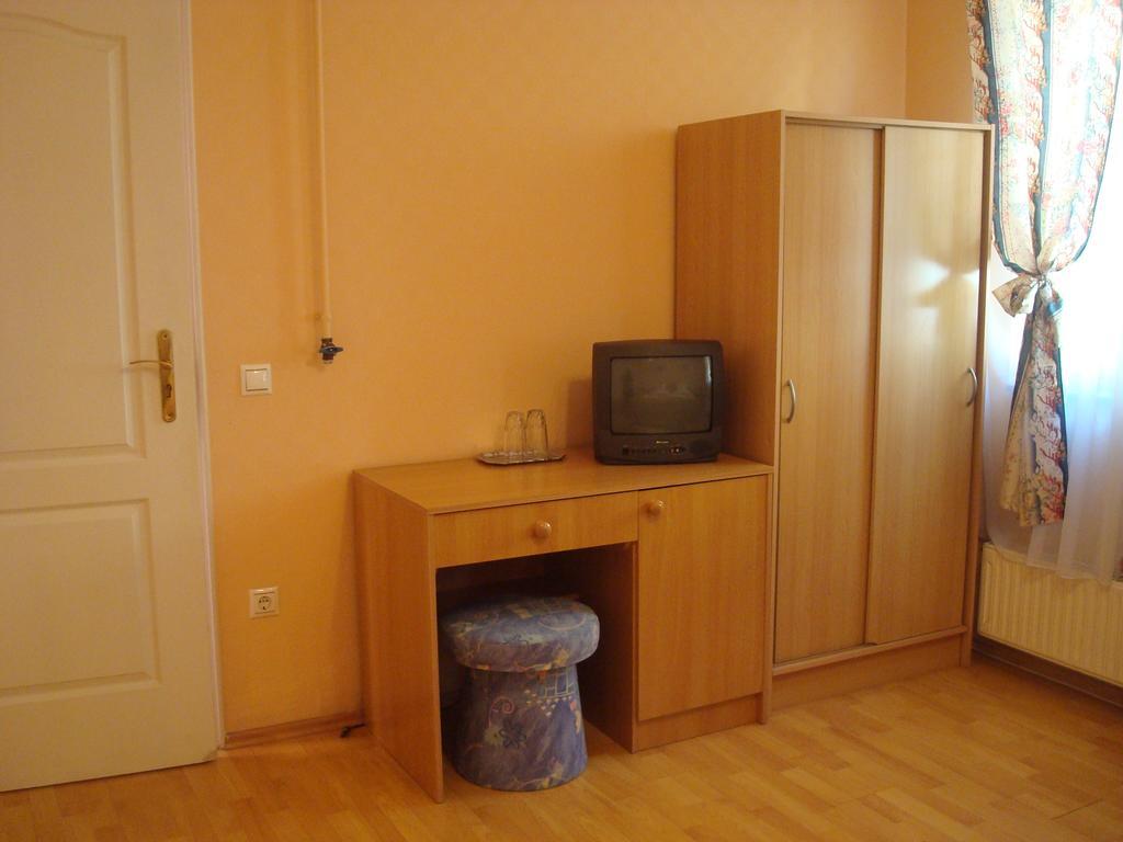 Hotel Arany Trofea Eger Extérieur photo