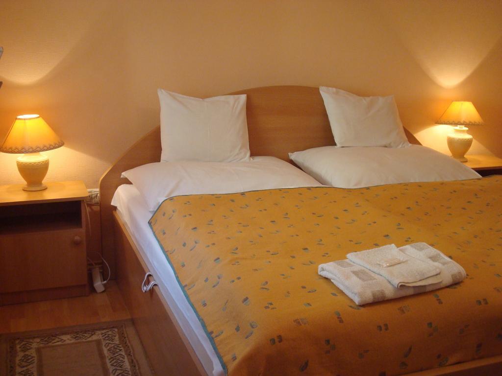 Hotel Arany Trofea Eger Extérieur photo